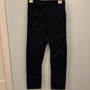 Lululemon cropped leggings